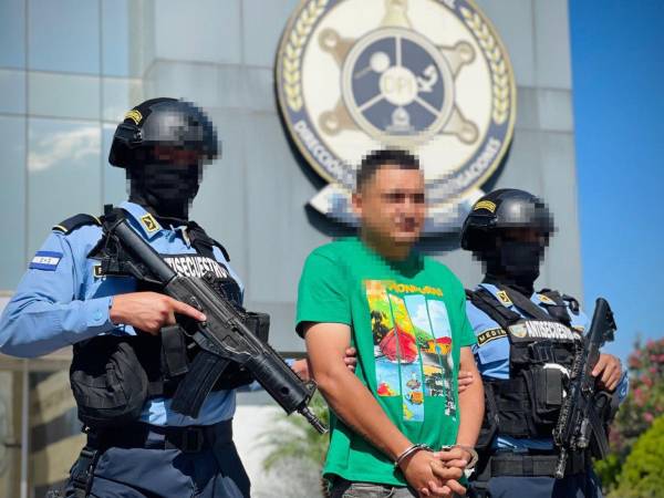 El mecánico fue capturado por agentes de la Dirección Policial de Investigaciones (DPI), en atención a una orden judicial emitida por el delito de homicidio.