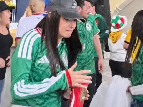 Luego del triunfo de México 2-0 frente a la Selección de Ecuador, los aficionados mexicanos celebraron a lo grande, sin embargo, ese festejo se vio opacado por un acto que fue considerado como un vergonzoso acto de intolerancia, que quedó captado en video y que encendió las redes sociales.