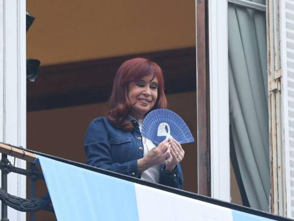 La expresidenta de Argentina se mantiene hospitalizada en Buenos Aires.