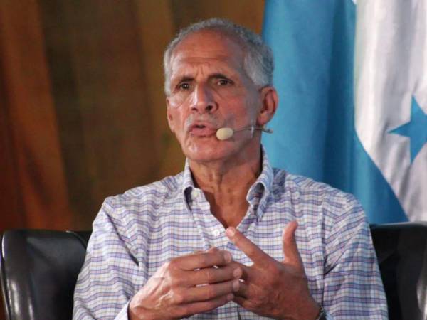 Asfura también reconoció que el país ha enfrentado múltiples desafíos en años anteriores, pero insistió en la necesidad de enfocarse en el futuro.