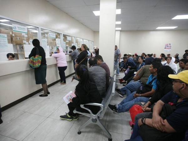 Los medicamentos que no se encuentren en la farmacia y sean comprados en el sector privado el IHSS puede reembolsar el dinero.