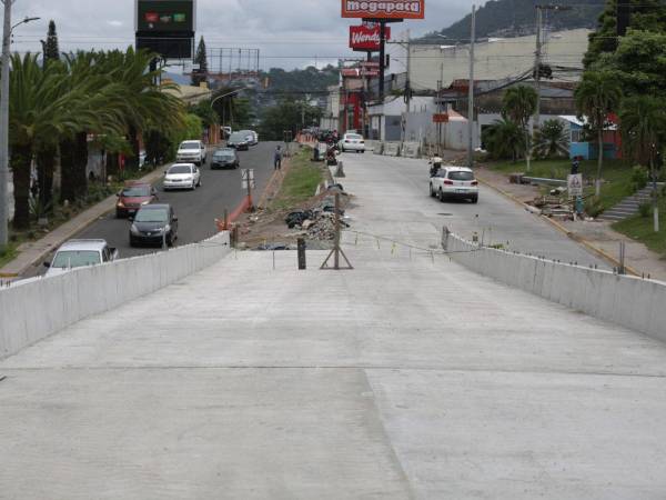 Los más afectados con el cierre de este tramo son aquellos que se conducen desde la Alameda hacia la Kennedy o, viceversa, de la Kennedy hasta la Alameda y sectores como el centro o el bulevar Suyapa.