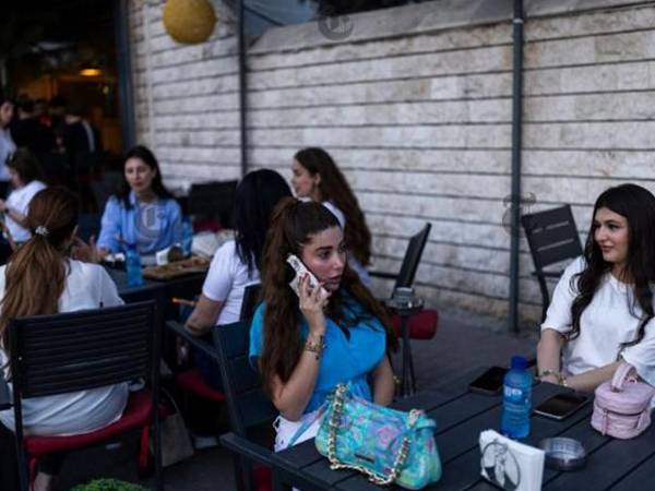 Mujeres pasando el tiempo en un café en Latakia, Siria, en mayo.