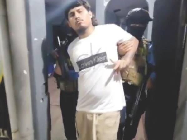 Carlos Guzmán es acusado de los delitos de tráfico de drogas y portación de munición prohibida