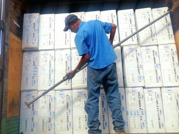 Mientras otros departamentos ya recibieron su material electoral, Lempira enfrenta retrasos por la inasistencia de los delegados.