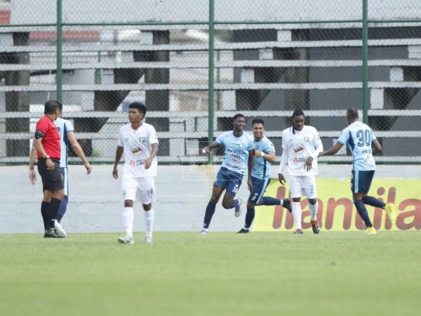 Imágenes del desarrollo del partido.