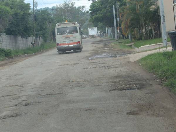 Habitantes de varias comunidades aguardan a que la SIT cumpla con la reconstrucción, pero advierten protestas si no hay respuesta clara.