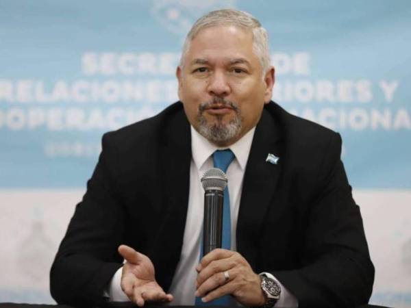 Entre enero y mayo un total de 157 personas, entre ellos familiares y amigos de funcionarios actuales, ingresaron al Servicio Consular de Carrera y su Escalafón.