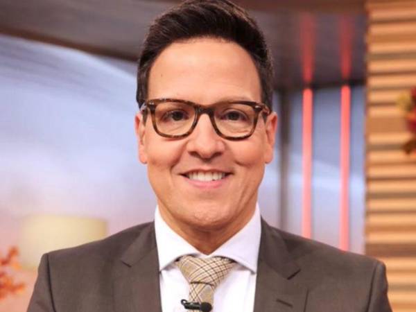 El reconocido presentador de Despierta América, Raúl González, sorprendió a la audiencia tras hacer una revelación impactante durante una emisión en vivo. ¿Qué dijo acerca de su orientación sexual? Aquí los detalles.