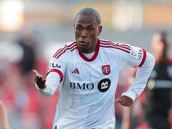 Deybi Flores dejó el Toronto para marcharse al fútbol de Arabia Saudita.