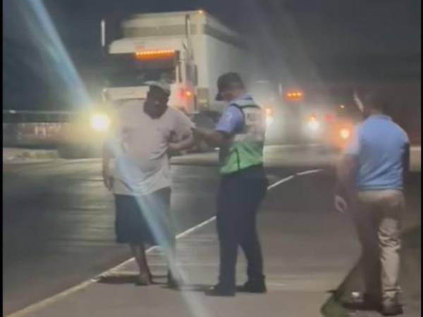 El hombre recibió un disparo en el torso, pero se encuentra fuera de peligro.