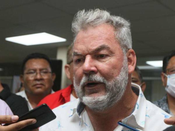 Aunque ayer martes Contreras dijo que se presentaría voluntariamente ante las autoridades, hoy retrocedió en su decisión.