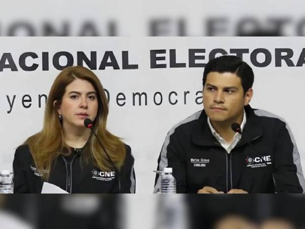 Cossette López interpuso una querella en contra de Marlon Ochoa.