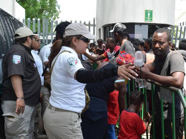La protesta se habría originado tras reportes de posibles deportaciones. La situación recordó la tragedia similar de 2023 en la que murieron 39 personas, 13 de ellos eran hondureños.