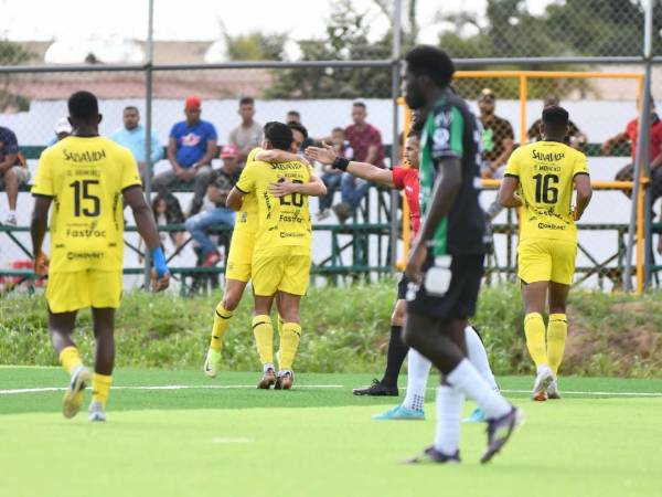 Imágenes del desarrollo del partido.