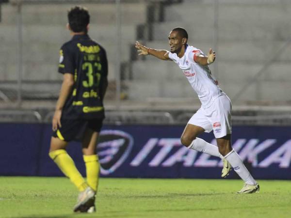 Imágenes del desarrollo del partido.