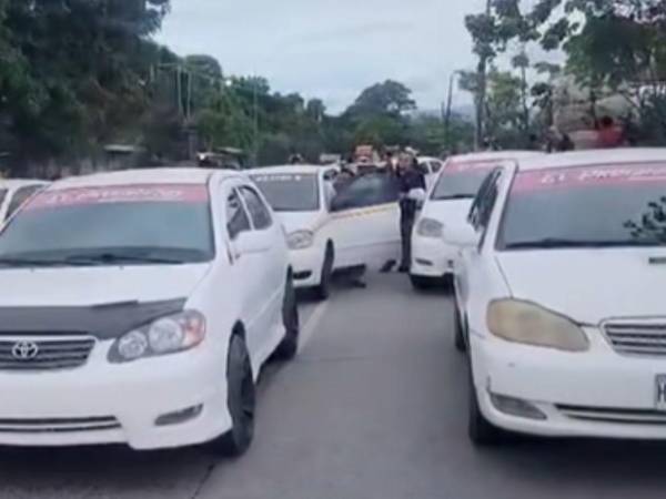 Transportistas protestan por aumento de la tasa vehicular en El Progreso, Yoro