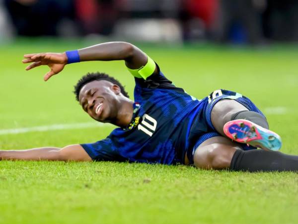 Vinícius Jr no ha podido realizar entrenamiento con la selección de Brasil luego de amistoso ante Francia.