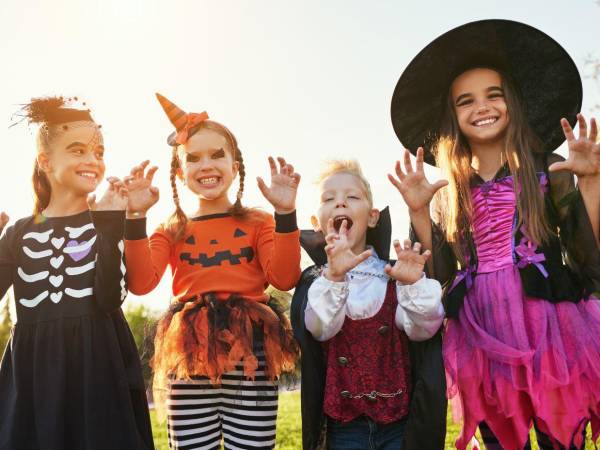 Halloween es una oportunidad para jugar, crear y compartir, donde los monstruos son parte de la fantasía.