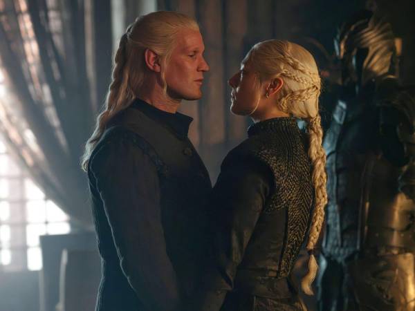 Una obra de teatro, una serie derivada, una nueva temporada y una película forman parte del futuro confirmado de Game of Thrones.