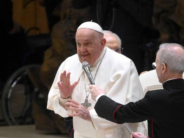 El papa Francisco lleva seis días hospitalizado por complicaciones de salud.