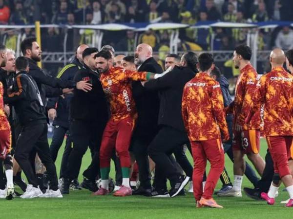 El fútbol del país turco atraviesa un incómodo momento luego de la detención de gran número de futbolista y directivo. Todos están siendo investigados