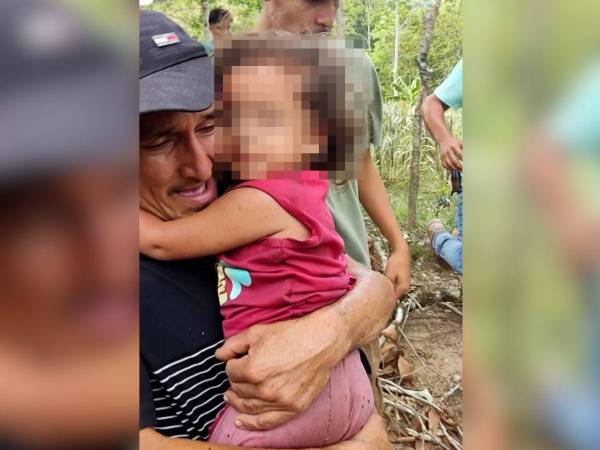 Reina Danessi Erazo, una niña de 3 años, desapareció el pasado domingo 23 de agosto alrededor de las 3:00 de la tarde y fue hallada aproximadamente 24 horas después, el lunes 24 de agosto. Por la falta de detalles sobre su desaparición y la forma en que fue encontrada, su caso rápidamente se viralizó.