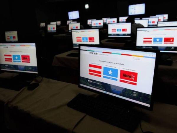 Con el calendario electoral ajustado al límite, el Consejo Nacional Electoral (CNE) extendió varios plazos clave.