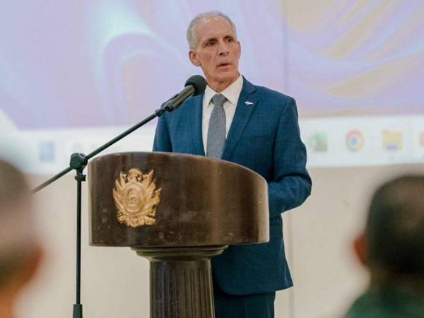 El presidente Nasry Asfura firmó este lunes un PCM que establece subsidios a la tarifa eléctrica para consumidores residenciales y pequeñas y medianas empresas.