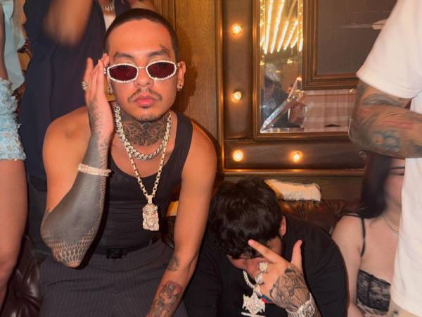 La familia del cantante de corridos tumbados Natanael Cano difundió un comunicado en el que informa de su decisión de acompañarlo en un proceso para mejorar su salud física y mental, después de que su equipo de trabajo anunciara la suspensión de la gira y un periodo de descanso fuera de los escenarios.