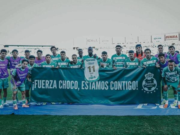 Antes de comenzar el partido contra Querétaro, los jugadores posaron con un mensaje especial para el 'Choco'.