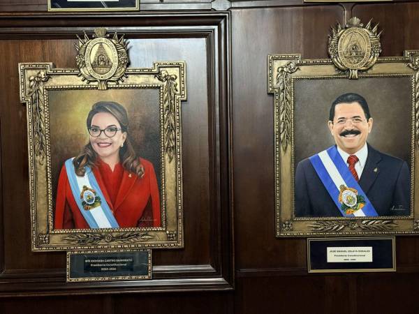 Así luce el retrato de Xiomara Castro en Casa de Gobierno junto al de Manuel Zelaya.