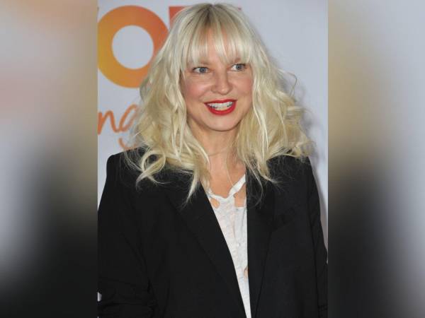 Dan Bernard fue el segundo esposo de la cantante, quien había estado casada durante dos años con el documentalista estadounidense Erik Anders Lang, de quien se divorció en 2016.