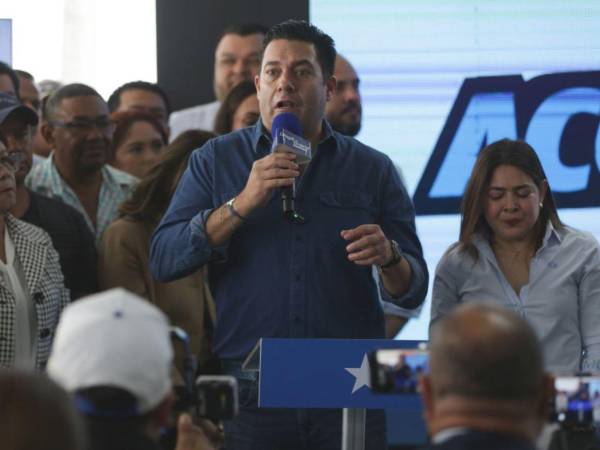 Juan Diego Zelaya, candidato a la Alcaldía Municipal del Distrito Central por el Partido Nacional, tomó la delantera en las elecciones generales 2025. Supera a Jorge Aldana por 570 votos.