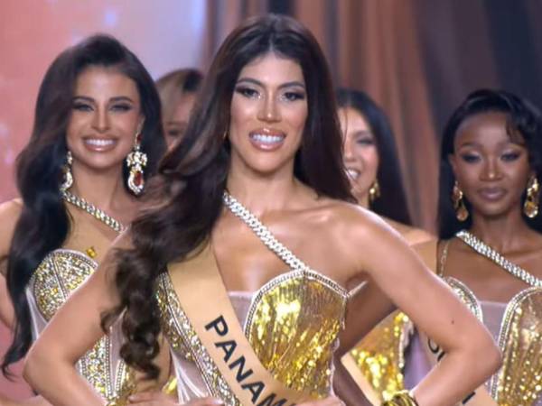 Isamar Herrera, Miss Grand Panamá, cuando desfilaba por la pasarela por error.
