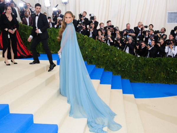 La Met Gala no es solo una alfombra roja: es el evento más importante de la moda global, donde celebridades y diseñadores compiten por crear el look más comentado del año. Aquí las claves de esta edición.