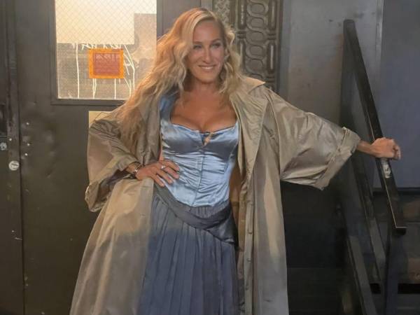Sarah Jessica Parker cierra el ciclo de su inolvidable personaje, Carrie Bradshaw, tras casi tres décadas en el universo de ‘Sex and the City’.