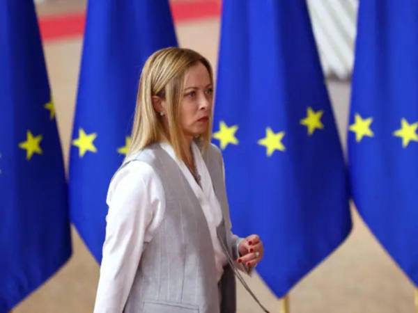 Meloni, reconocida aliada europea del presidente estadounidense Donald Trump, agregó que la decisión de Caracas favorece la definición de relaciones nuevas y diferentes entre Italia y Venezuela.