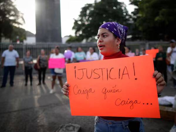 Imagen de archivo ilustra protestas en contra del abuso sexual en Colombia