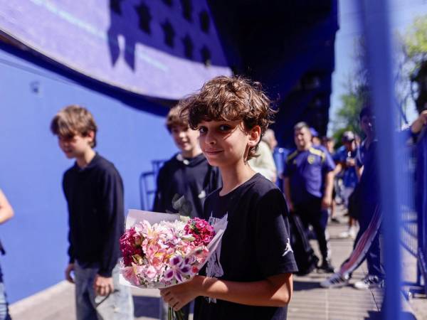 Clubes y jugadores del fútbol argentino lamentan el fallecimiento de Miguel Ángel Russo, entrenador de Boca Juniors, de 69 años, y quien en más de 30 años de trayectoria dirigió a nueve equipos del fútbol local. Así se desarrolla la despedida al icónico personaje argentino.