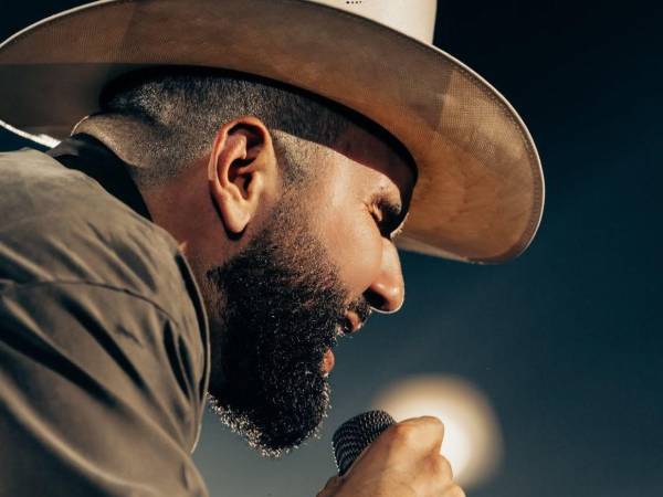 Los estrenos musicales de la semana llegan con sabor latino: Ricky Martin se une a Carín León para versionar A medio vivir, Natalia Lafourcade lanza el tema oficial de la serie Cometierra, mientras Armenta, Gabito Ballesteros, Camila Fernández y Jasiel Núñez presentan nuevos proyectos cargados de identidad mexicana.