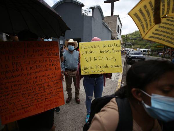 En junio del año anterior, cientos de pacientes protestaron en las calles de Comayagüela, exigiendo un mejor trato.