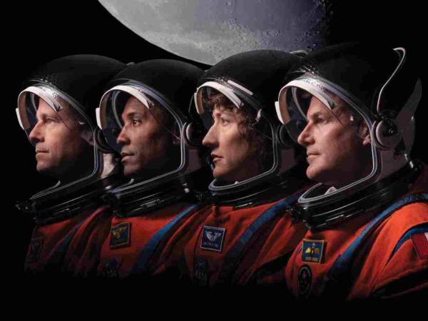 Los astronautas de Artemis II de la NASA comenzaron los preparativos para el reingreso a la Tierra y el amerizaje programados para este viernes, en la que será su última jornada completa en el espacio tras convertirse en los primeros seres humanos en orbitar la Luna en medio siglo.