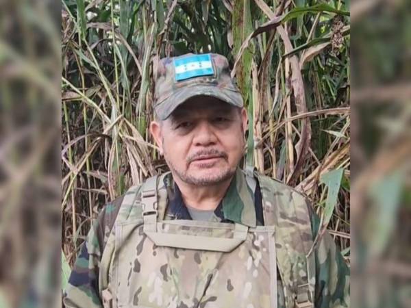 El general en condición de retiro, Romeo Vásquez Velásquez, sigue prófugo de la justicia.