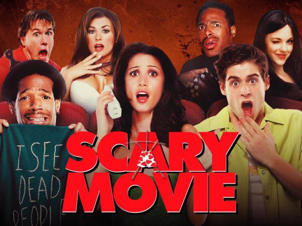 Su salto al entretenimiento llegó con Scary Movie, una comedia de parodia que marcó toda una era a principios de los 2000.