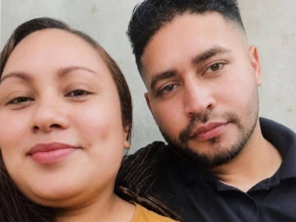 Una recompensa de 100 mil lempiras ofrece la familia de Elvia Gómez por información sobre el paradero de Daniel Meraz, quien habría sido el responsable de su muerte en Villanueva, Cortés. Detalles revelan que Daniel también estaría implicado en otro crimen cometido años atrás. Esto es lo que se sabe.