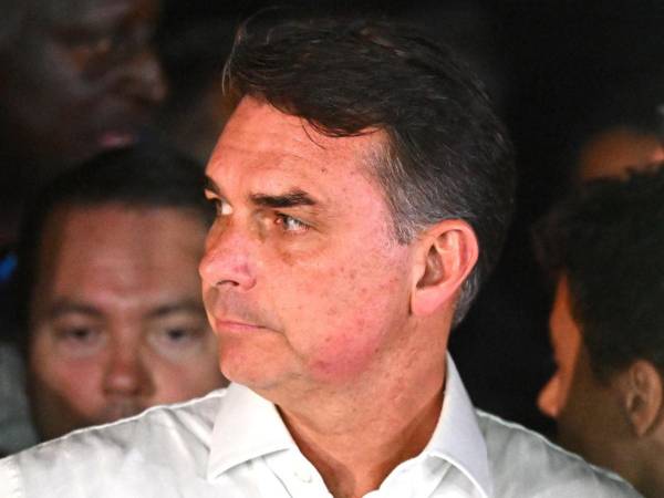 Lo que ocurrió hoy no fue algo normal. Fue inaceptable, insistió el senador, que fue el candidato más votado en la primera vuelta.