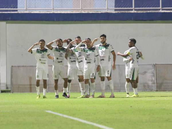 Imágenes del desarrollo del partido.