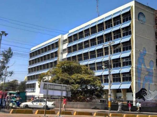 El Hospital Escuela concentra la atención de pacientes de distintas especialidades y registra una creciente mora quirúrgica.