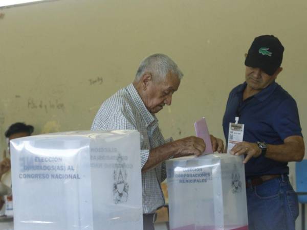 Ana Paola Hall informó que más de un millón de ciudadanos ya votaron durante las primeras horas de la jornada electoral.